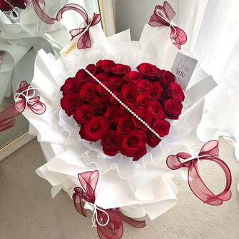 Love shape red roses